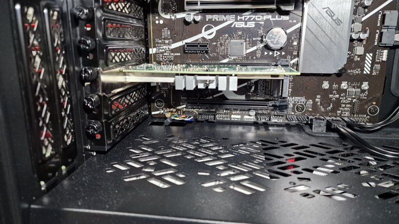 Intel X520-DA2 NIC mounted on host